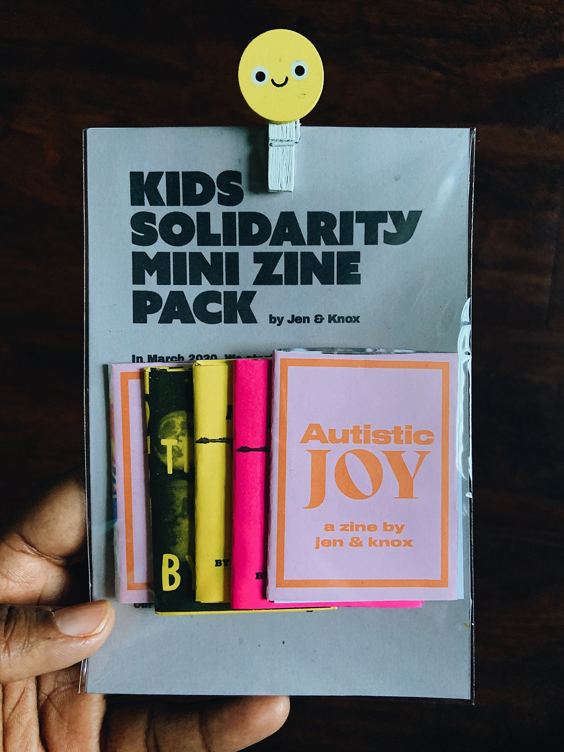 0334475540 ZINE 3 希少　大型ZINE Kids Solidarity Mini Zine Pack | JEN WHITE JOHNSON